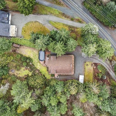 Chalet Style Cottage Near Shawnigan Lake Εξωτερικό φωτογραφία