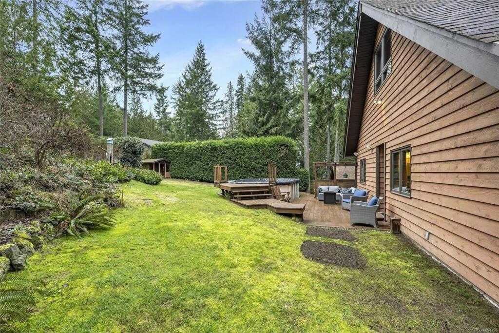 Chalet Style Cottage Near Shawnigan Lake Εξωτερικό φωτογραφία