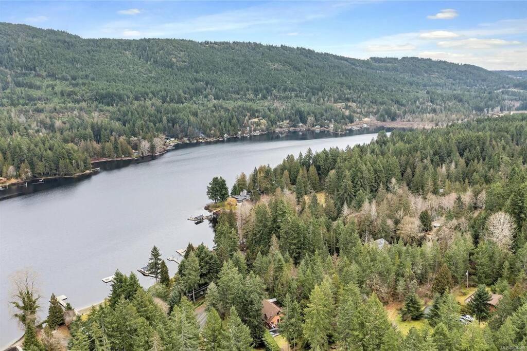 Chalet Style Cottage Near Shawnigan Lake Εξωτερικό φωτογραφία