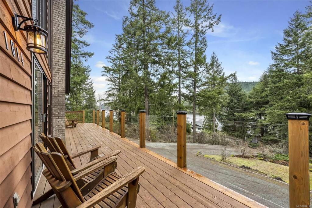 Chalet Style Cottage Near Shawnigan Lake Εξωτερικό φωτογραφία