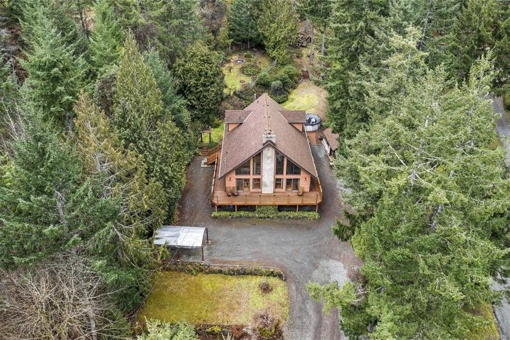 Chalet Style Cottage Near Shawnigan Lake Εξωτερικό φωτογραφία
