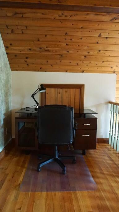 Chalet Style Cottage Near Shawnigan Lake Εξωτερικό φωτογραφία